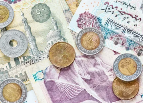 Pieniądze w Egipcie – Jaką walutę zabrać (EGP, USD, EUR) i czy płacić kartą?